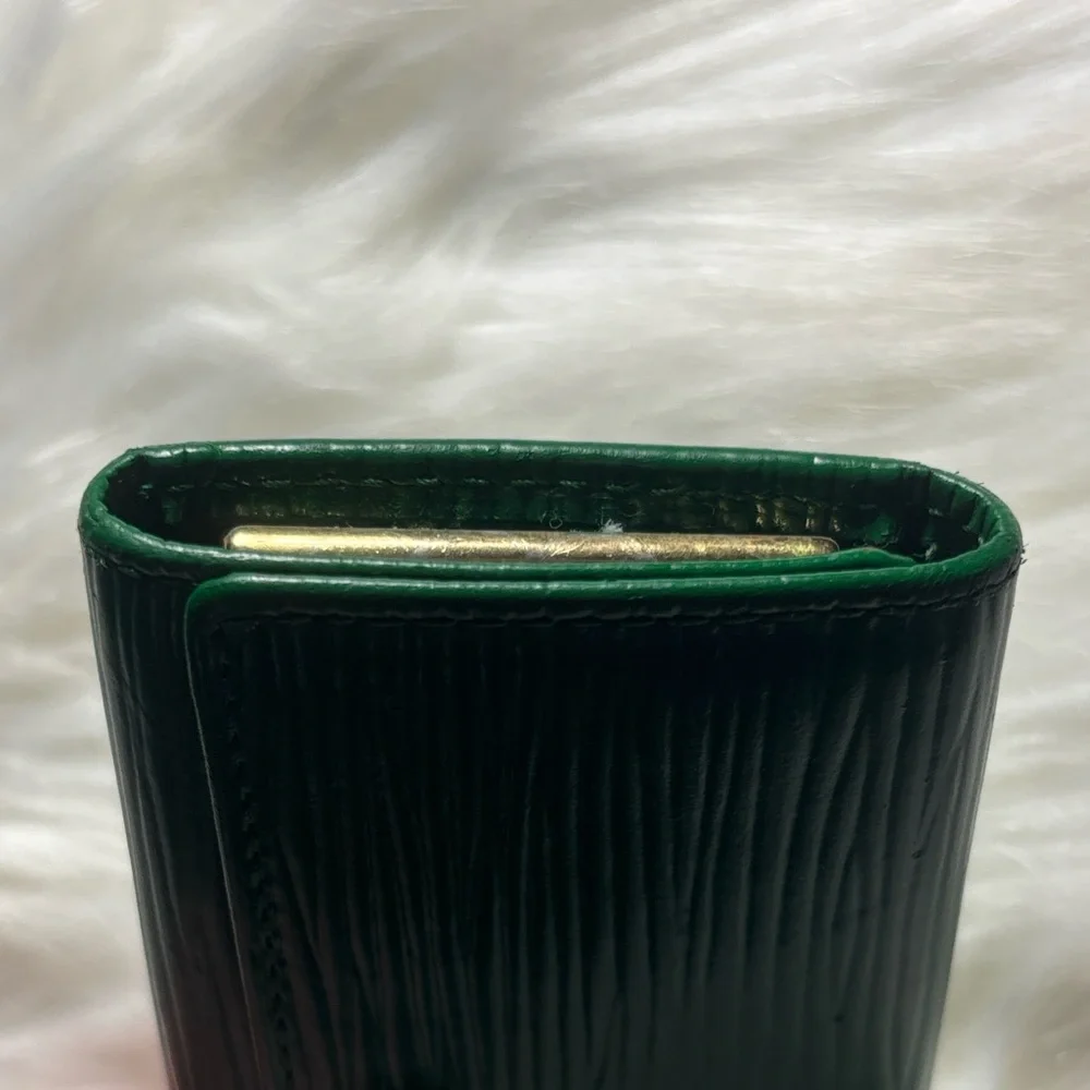 Louis Vuitton Green Epi Leather- Compact Key/Card Holder - Picture 10 of 12